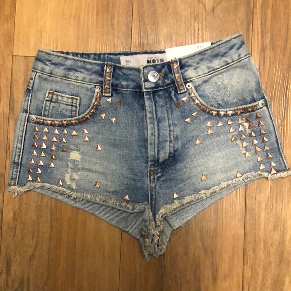 Topshop High waisted jean shorts with studding - Picture 2 of 6